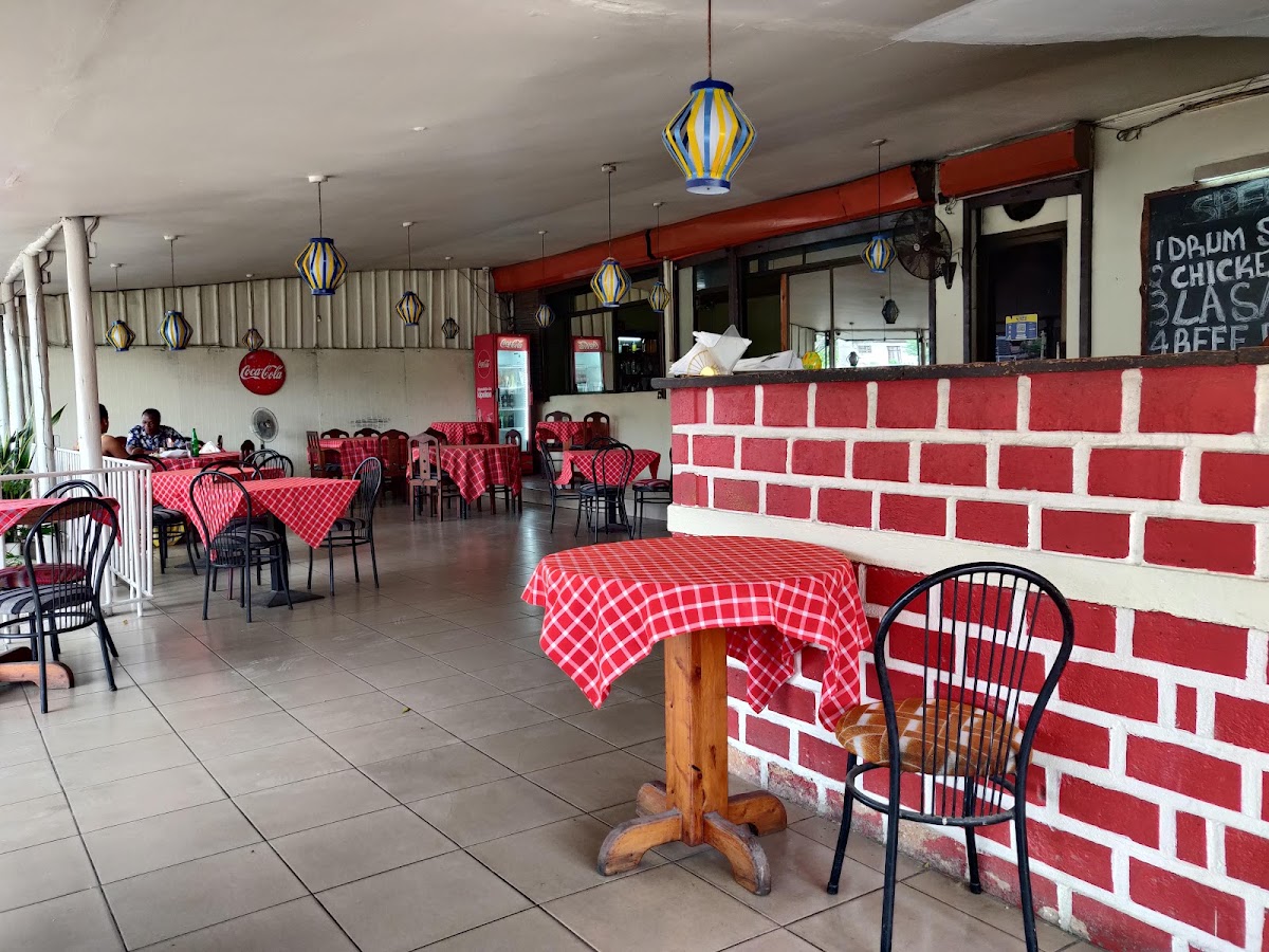 Saverios Italian Pizzeria Restaurant-3