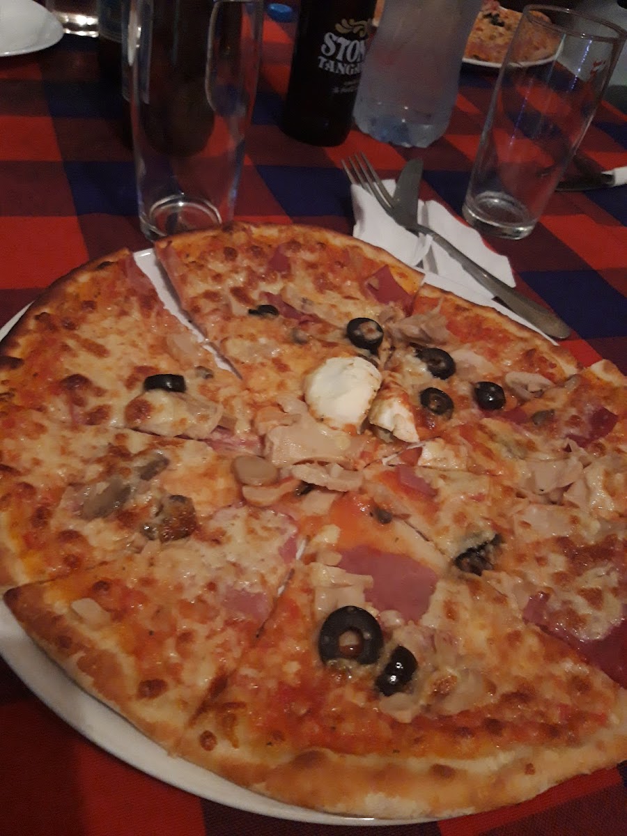 Saverios Italian Pizzeria Restaurant-7